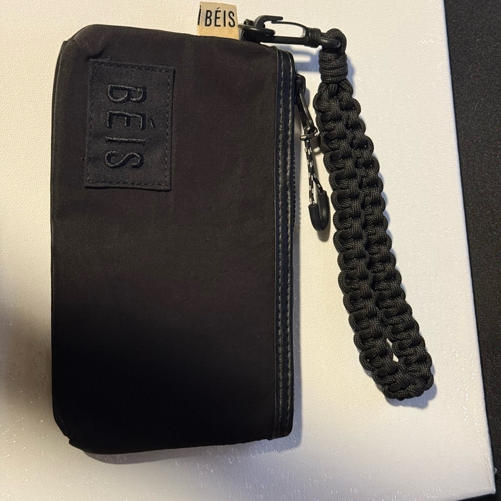 3 BEIS accessories: Black Leather Wallet/Beige Round Mini Bag/Black Small Bag - Picture 8 of 10